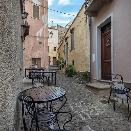 Sardiniare-Casa Cerin 公寓 *